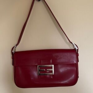 PUNTOTRES Red Leather Shoulder Bag with Silver Accent